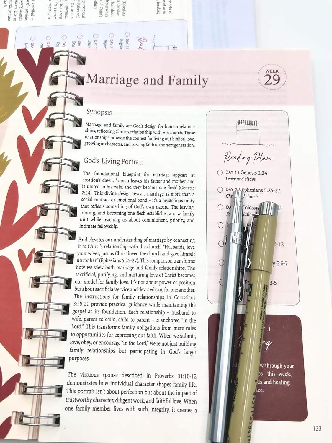 Perzora The Bible in A Year A 52-Week Study Notebook Multi-Purpose Womens Bible Study Plan Leak-Proof for Daily Bible Study Noteb