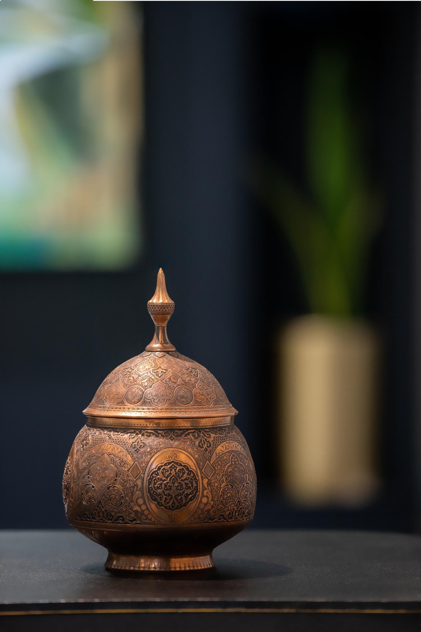 Handcrafted ceramic sugar bowl with eslimi pattern