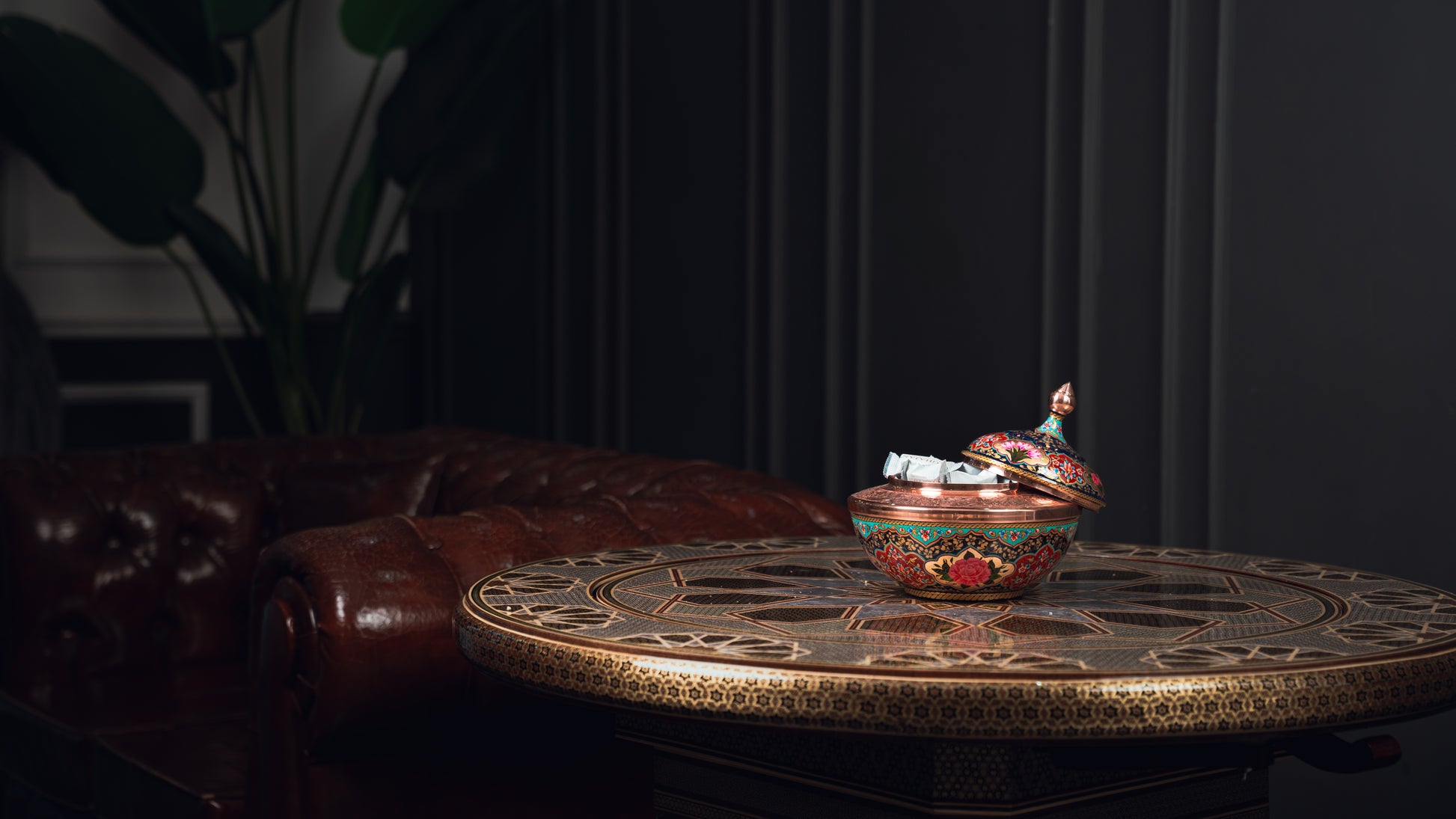 Tashir Saljughi Sugar Bowl